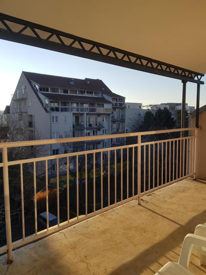 Rajiceva 5- Apartman Sa Prostranom Terasom I Garaznim Mestom Крагуевац Екстериор снимка