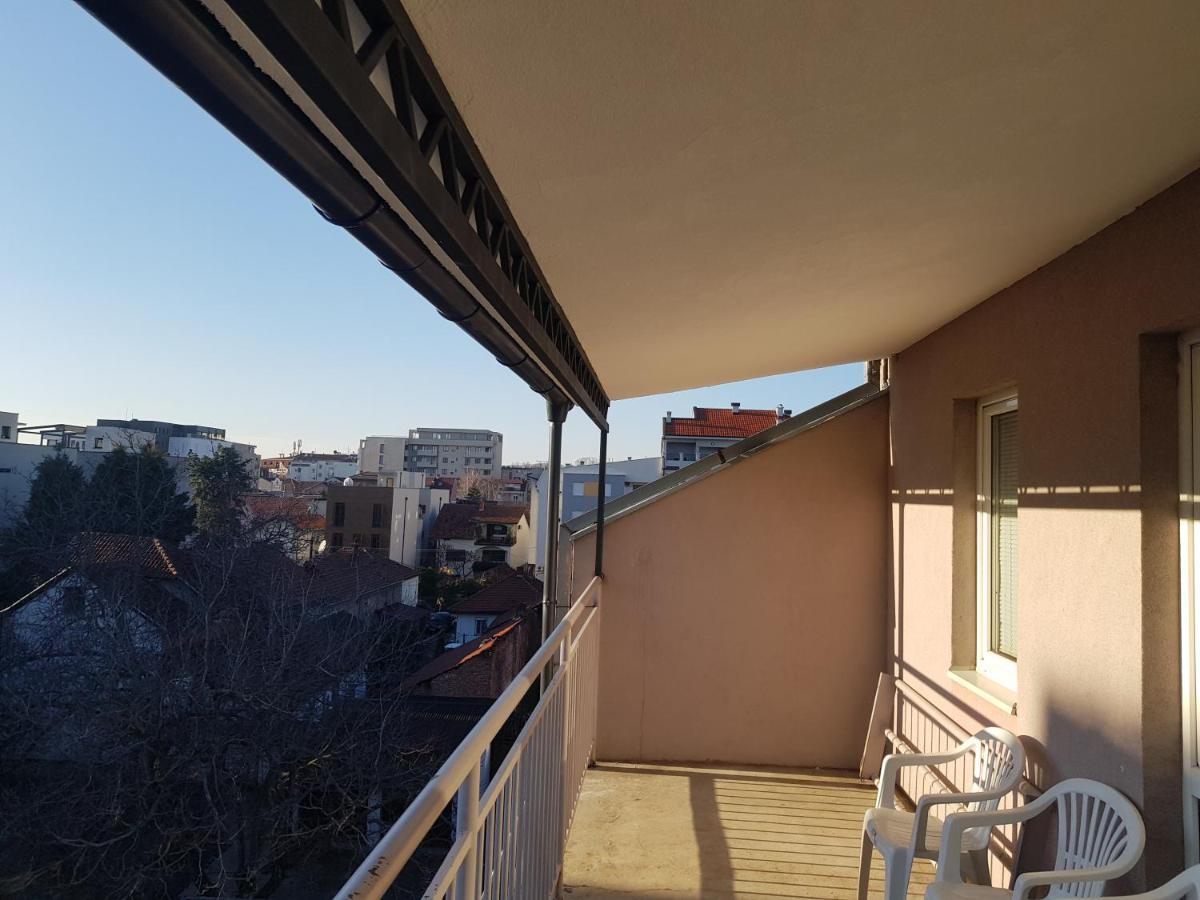 Rajiceva 5- Apartman Sa Prostranom Terasom I Garaznim Mestom Крагуевац Екстериор снимка
