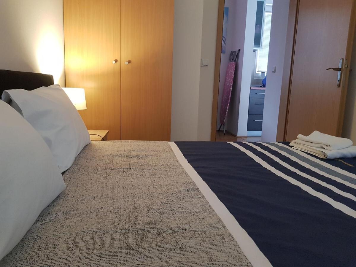 Rajiceva 5- Apartman Sa Prostranom Terasom I Garaznim Mestom Крагуевац Екстериор снимка