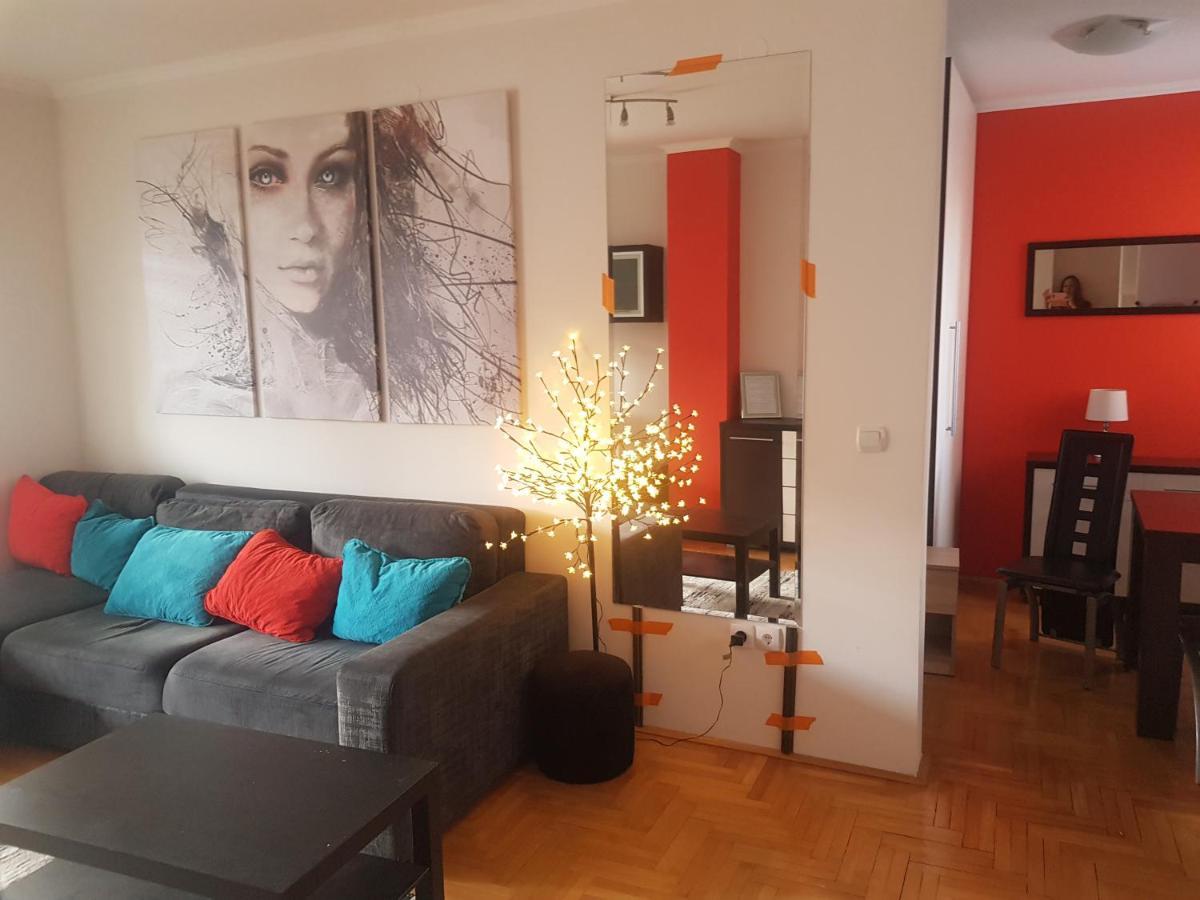 Rajiceva 5- Apartman Sa Prostranom Terasom I Garaznim Mestom Крагуевац Екстериор снимка